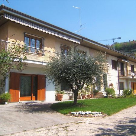 Residenza Fontana Del Ferro Hotel Verona Bagian luar foto
